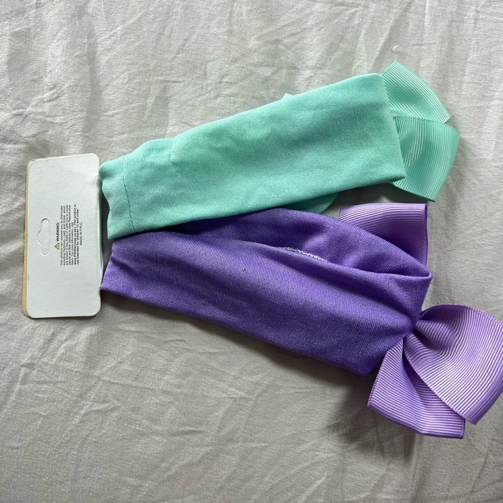 2 pair of socks and‎ 2 head band for girls